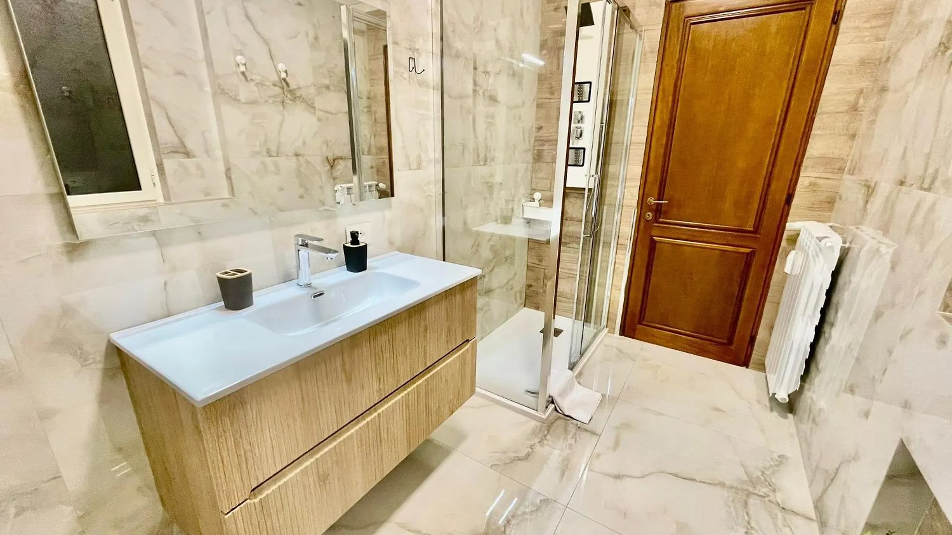 Tiger Central Deluxe Apartment In Rome Italy